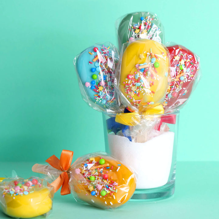 Bunte Cake-Popsicle mit Streusel-Konfetti (10 Stück)