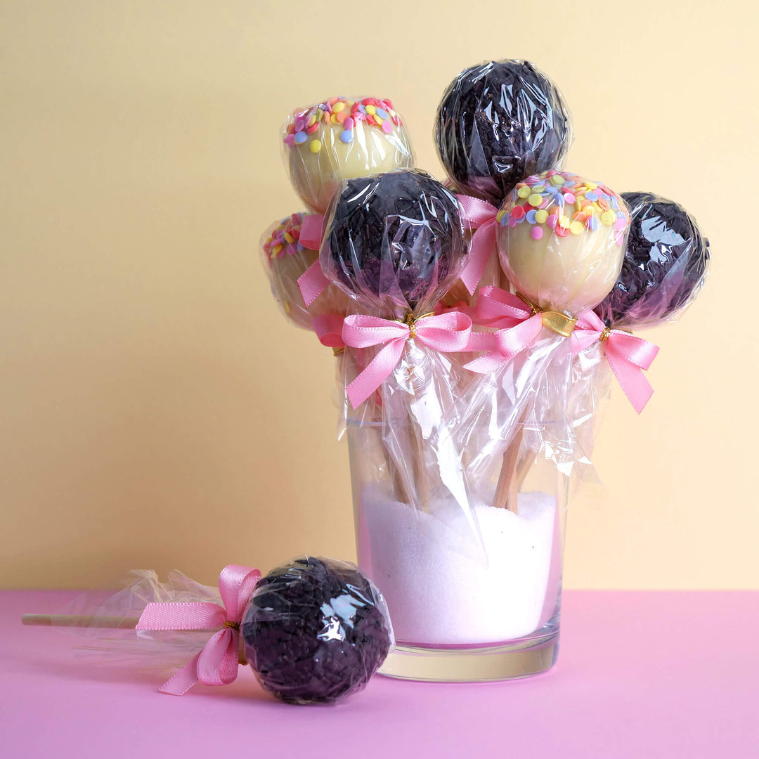 Cake-Pops med Red Velvet & Jordnötssmör (12 st)