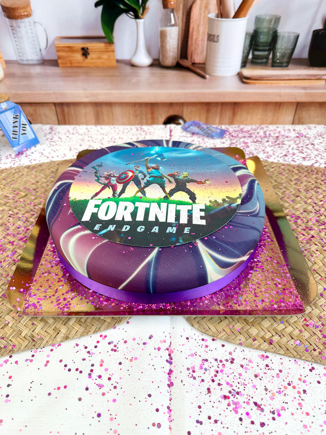 Fortnite®-tårtdekoration på galax-tårta