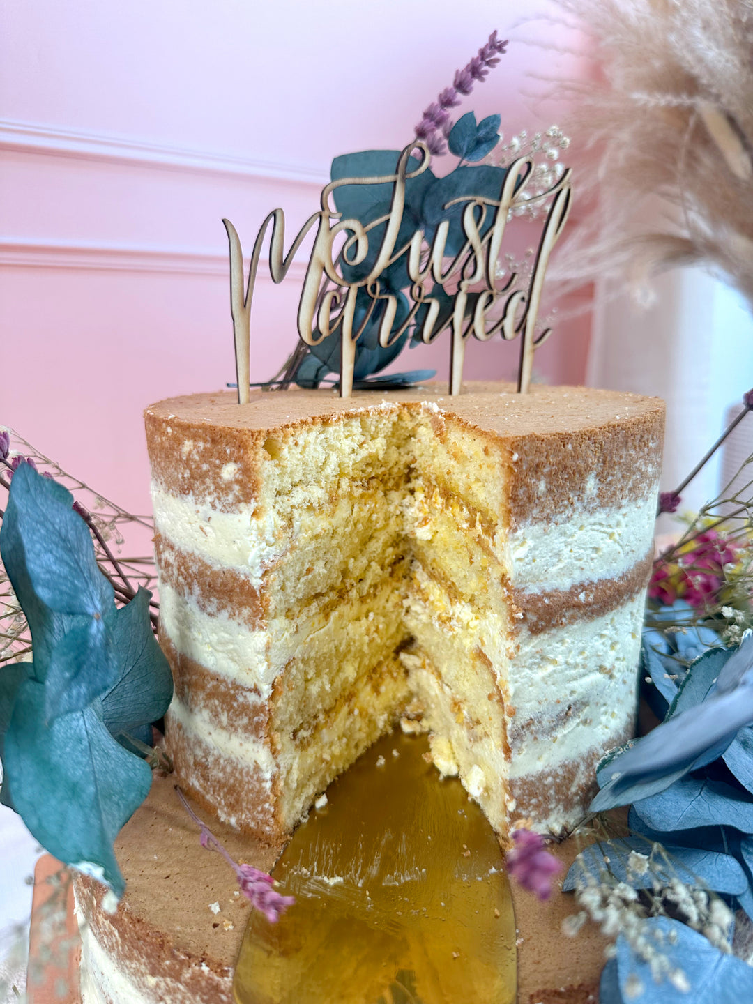 Naked Cake, bröllopstårta Vanilj/hallon