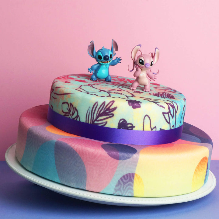Angel &amp; Stitch® på en tvåvåningstårta