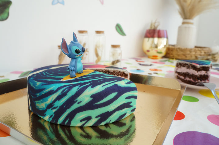 Stitch® på Surfer-tårta