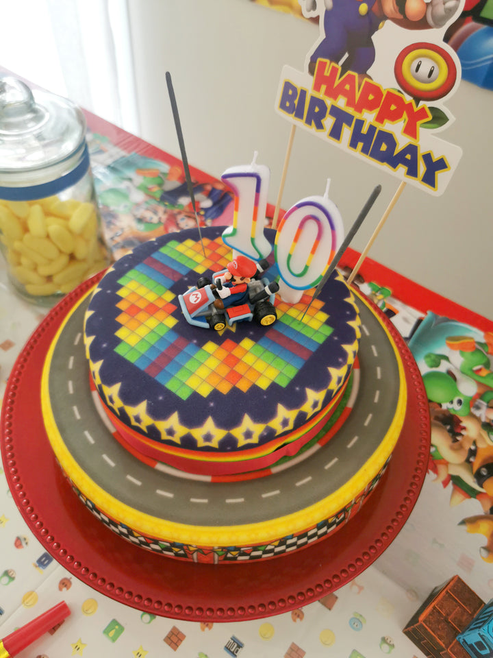 Mario Kart® på tvåvåningstårta med världsbana