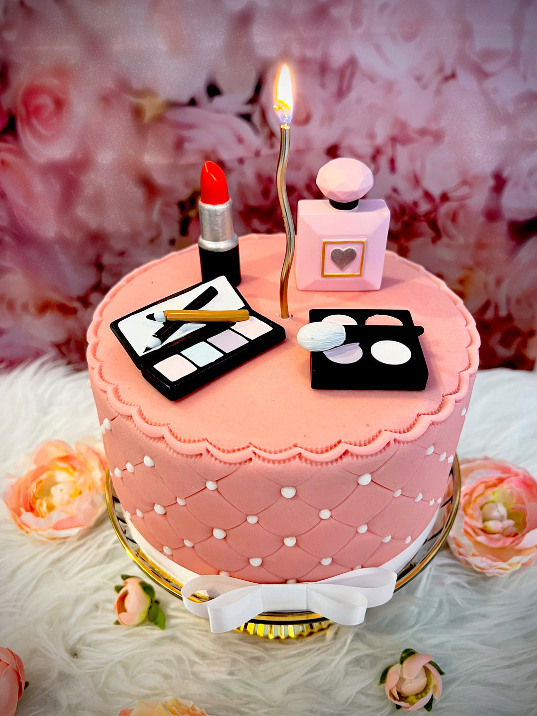 Deluxe Make-Up Torte mit weißem Band