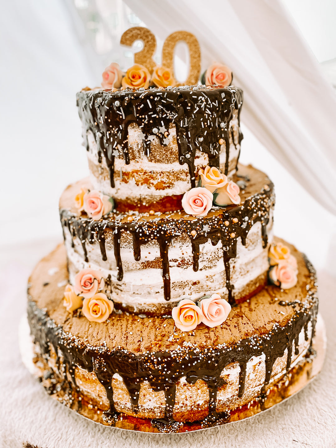 Naked cake i tre våningar - Vanilj/hallon