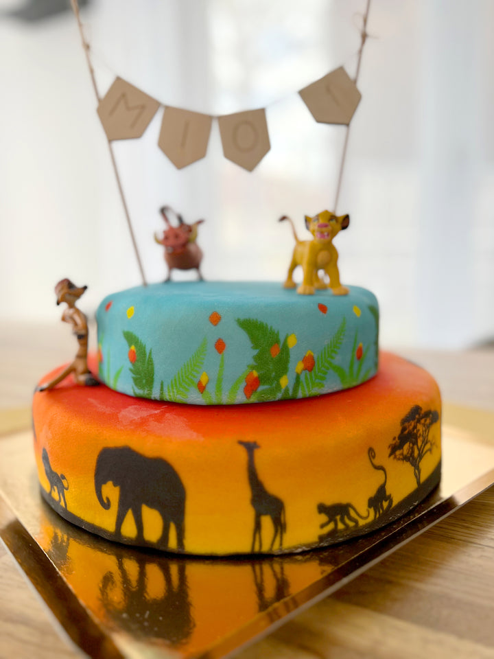Simba®, Timon &amp; Pumba® på tvåvånings savann-tårta