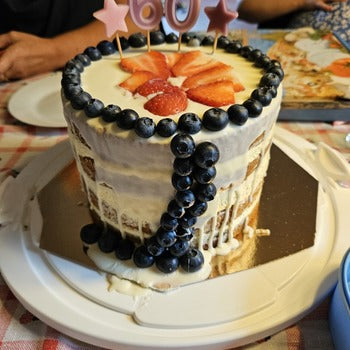 Naken cake vanilj/hallon – olika storlekarNaked Cake Vanilj/hallon