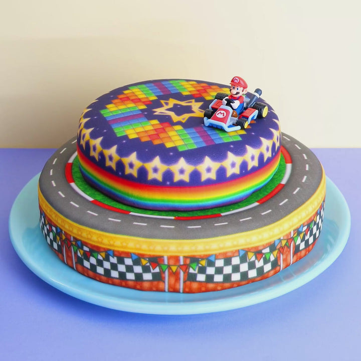 Mario Kart® på tvåvåningstårta med världsbana